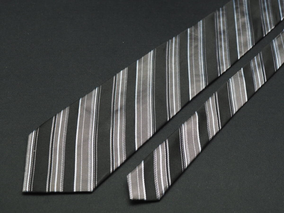 美品【Calvin Klein カルバンクライン】 G2285 ブラック シルバーグレー SILK ブランド ネクタイ 古着 良品 転売 仕入_画像3