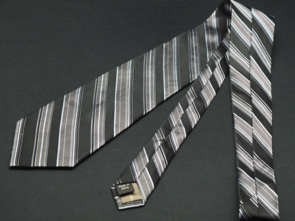 美品【Calvin Klein カルバンクライン】 G2285 ブラック シルバーグレー SILK ブランド ネクタイ 古着 良品 転売 仕入_画像6