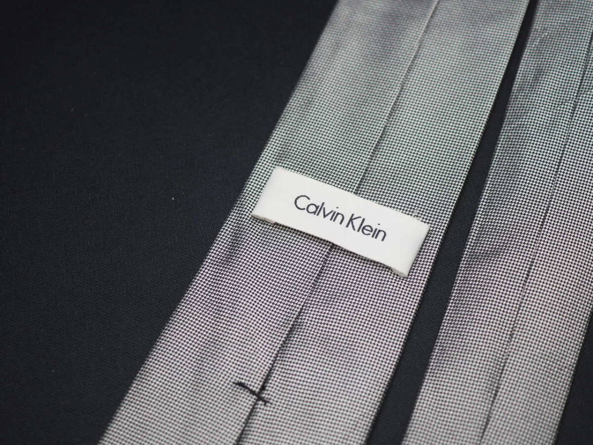美品【Calvin Klein カルバンクライン】 G2311 シルバー系 SILK ブランド ネクタイ 古着 良品 転売 仕入_画像4
