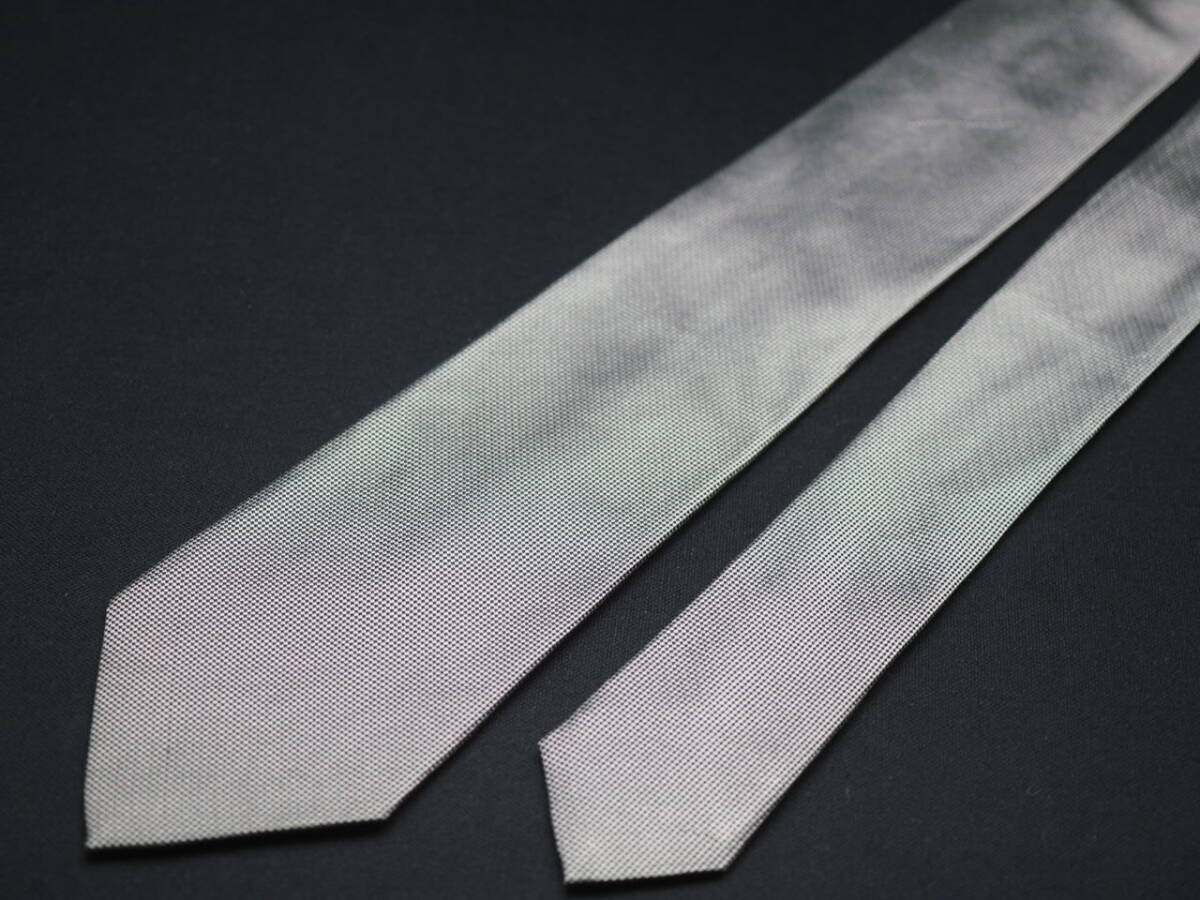 美品【Calvin Klein カルバンクライン】 G2311 シルバー系 SILK ブランド ネクタイ 古着 良品 転売 仕入_画像3