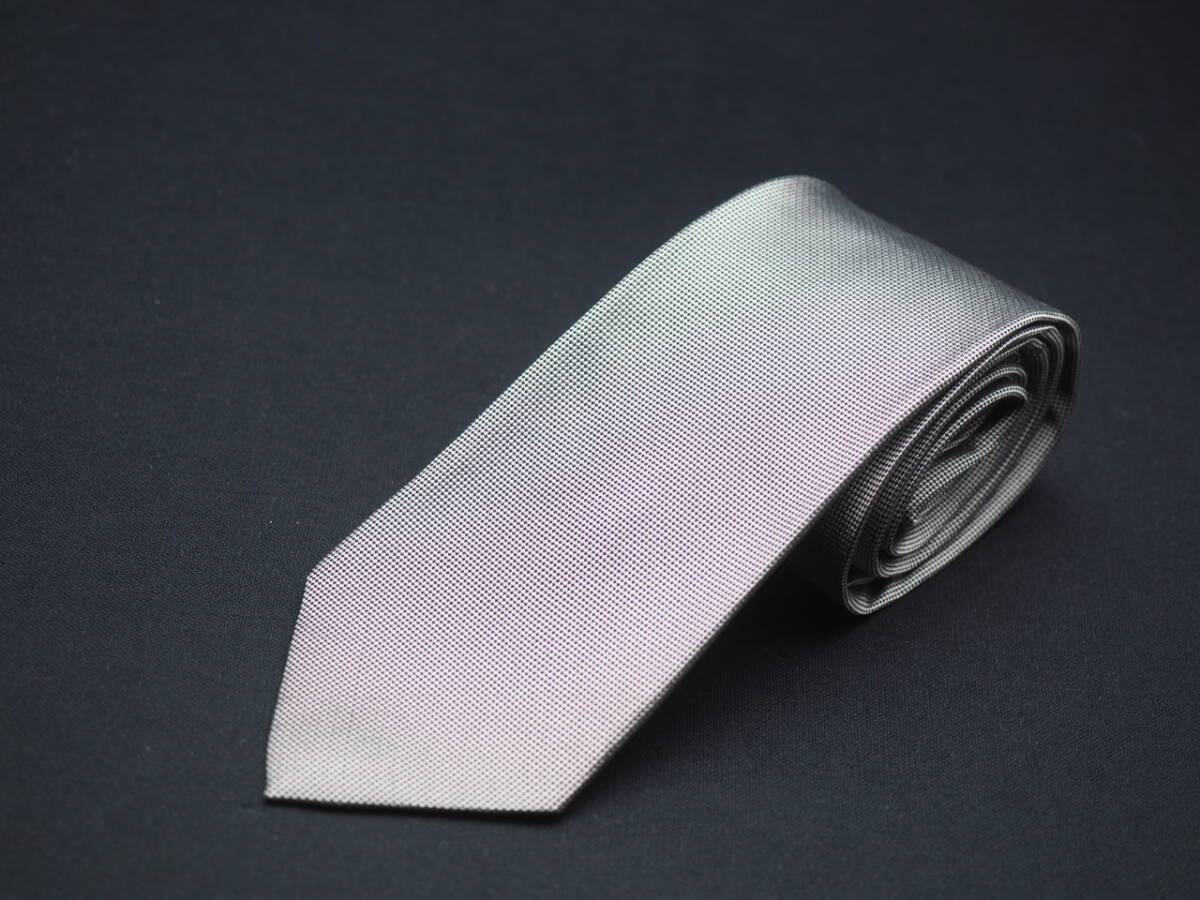 美品【Calvin Klein カルバンクライン】 G2311 シルバー系 SILK ブランド ネクタイ 古着 良品 転売 仕入_画像2