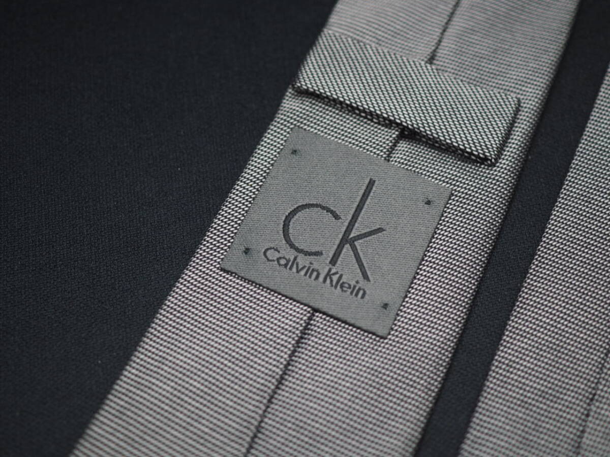 【Calvin Klein カルバンクライン】 G2314 細身 シルバー系 SILK ブランド ネクタイ 古着 良品 転売 仕入_画像5