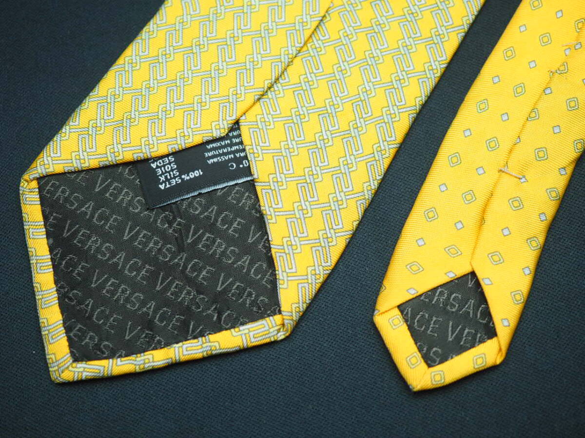 美品【VERSACE ヴェルサーチ】 F2170 黄系 SILK ブランド ネクタイ 古着 良品 転売 仕入_画像6