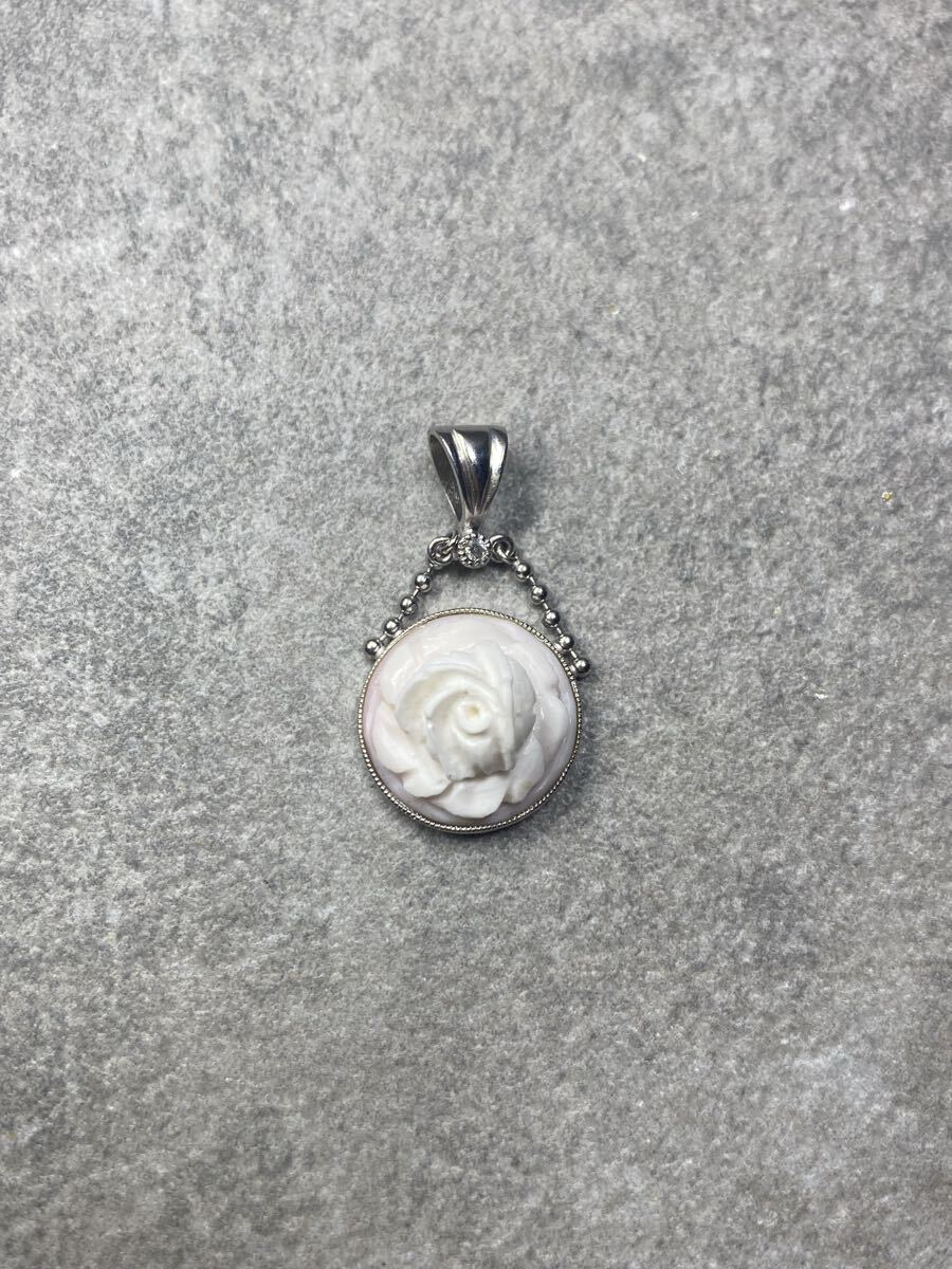 K18 WG ネックレストップ　バラモチーフ　ダイヤモンド0.02ct 現状品　試金石鑑定のみ 18金_画像1