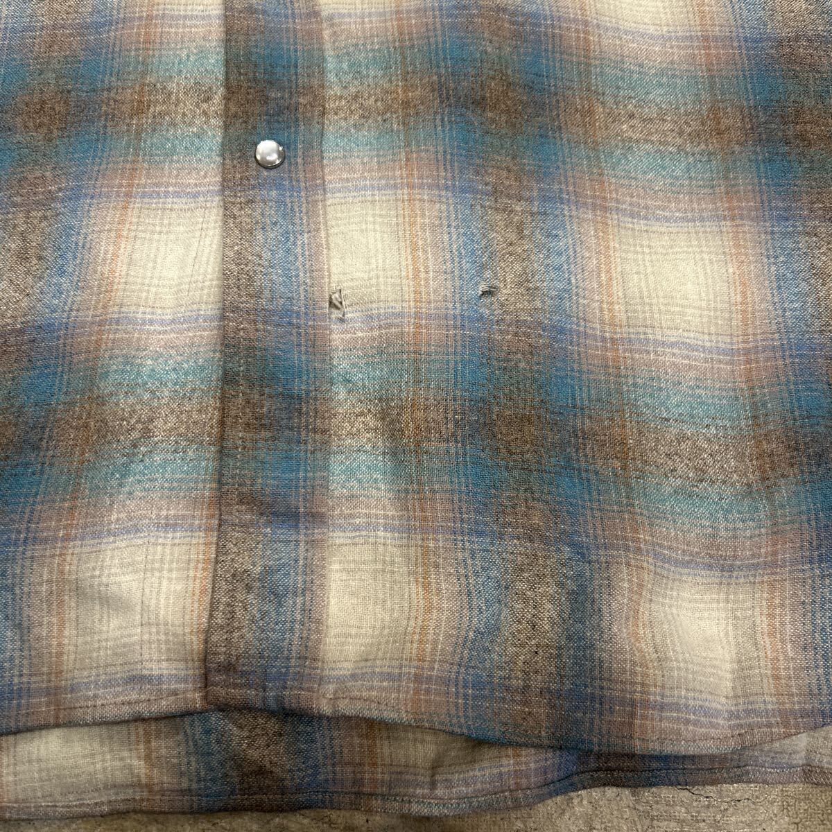 70s PENDLETON オンブレチェック ウールシャツ ウエスタン ペンドルトン ネルシャツ USA製 ヴィンテージ ビンテージ レア 古着 L ボロ 襤褸_画像4