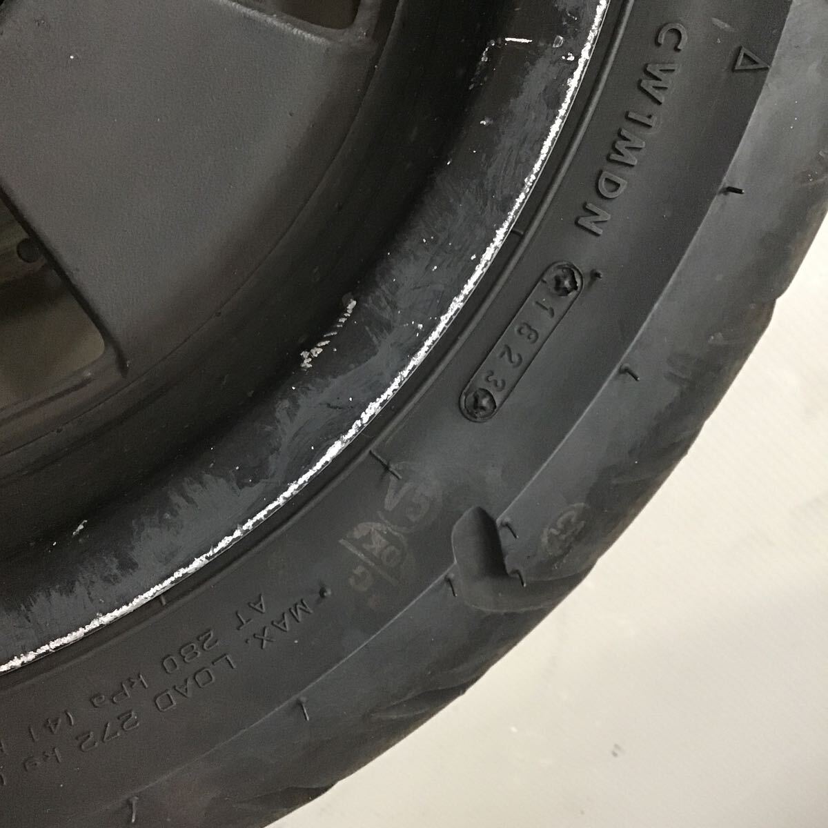 t0-3 ヤマハ マグザム SG17J フロントホイール タイヤ セット 純正部品 動作確認済み_画像5