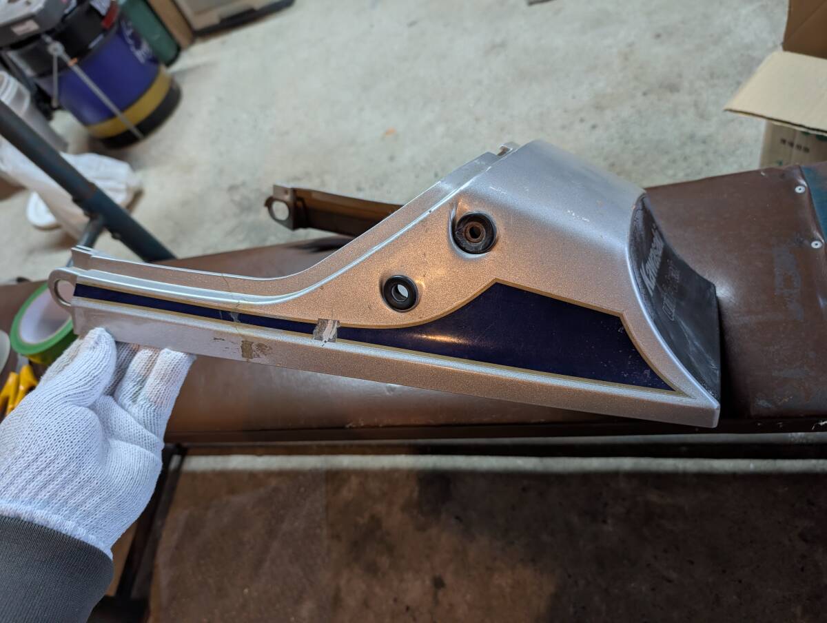 カワサキ　GPZ250Ｆ サイドカバー　テールカウル　中古品_画像8