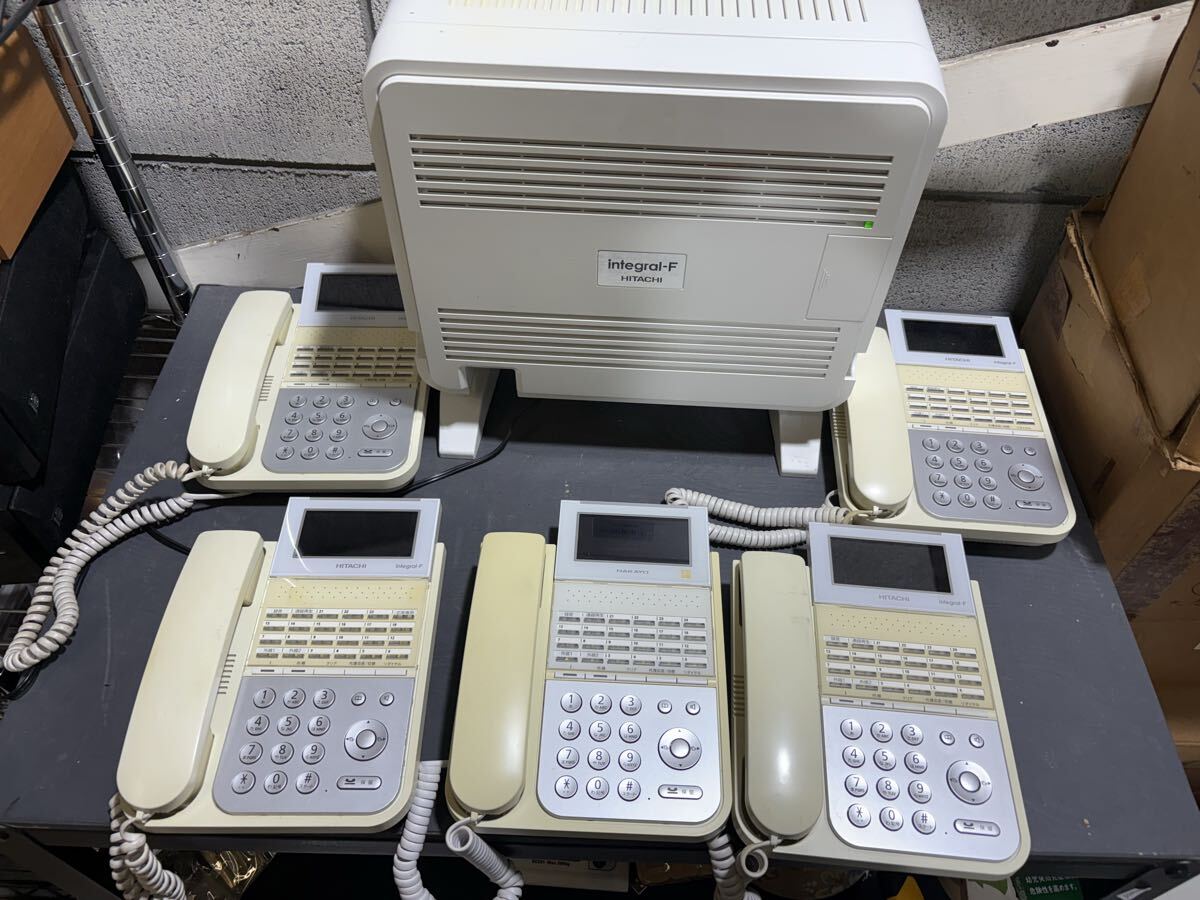 主装置 ビジネスフォン 5台セット日立 HITACHI integral-F ET-24iF-SDW 24ボタン 標準電話機 ビジネスホン 電話機 オフィス 通電確認済_画像1