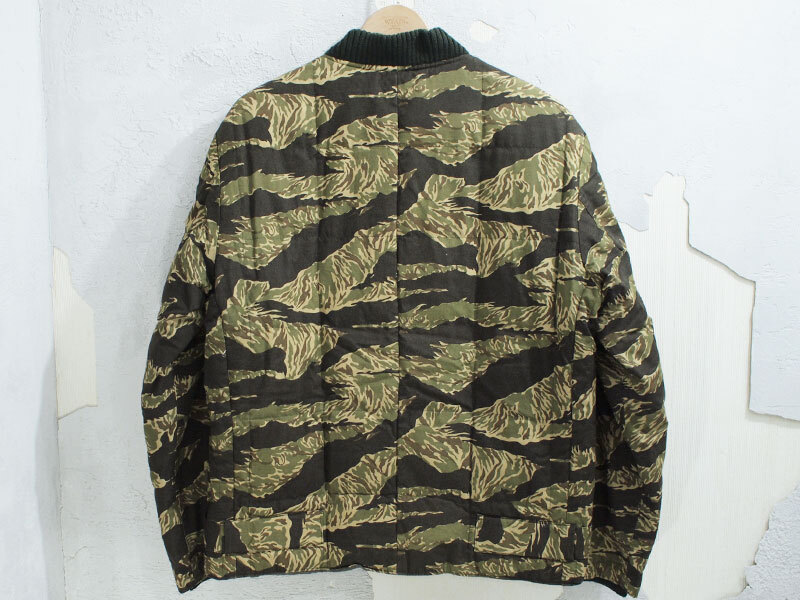 希少 美品 直営店限定 TENDERLOIN DOWN JKT BB CAMO ダウン ジャケット バンブー カモ タイガー M テンダーロイン_画像2