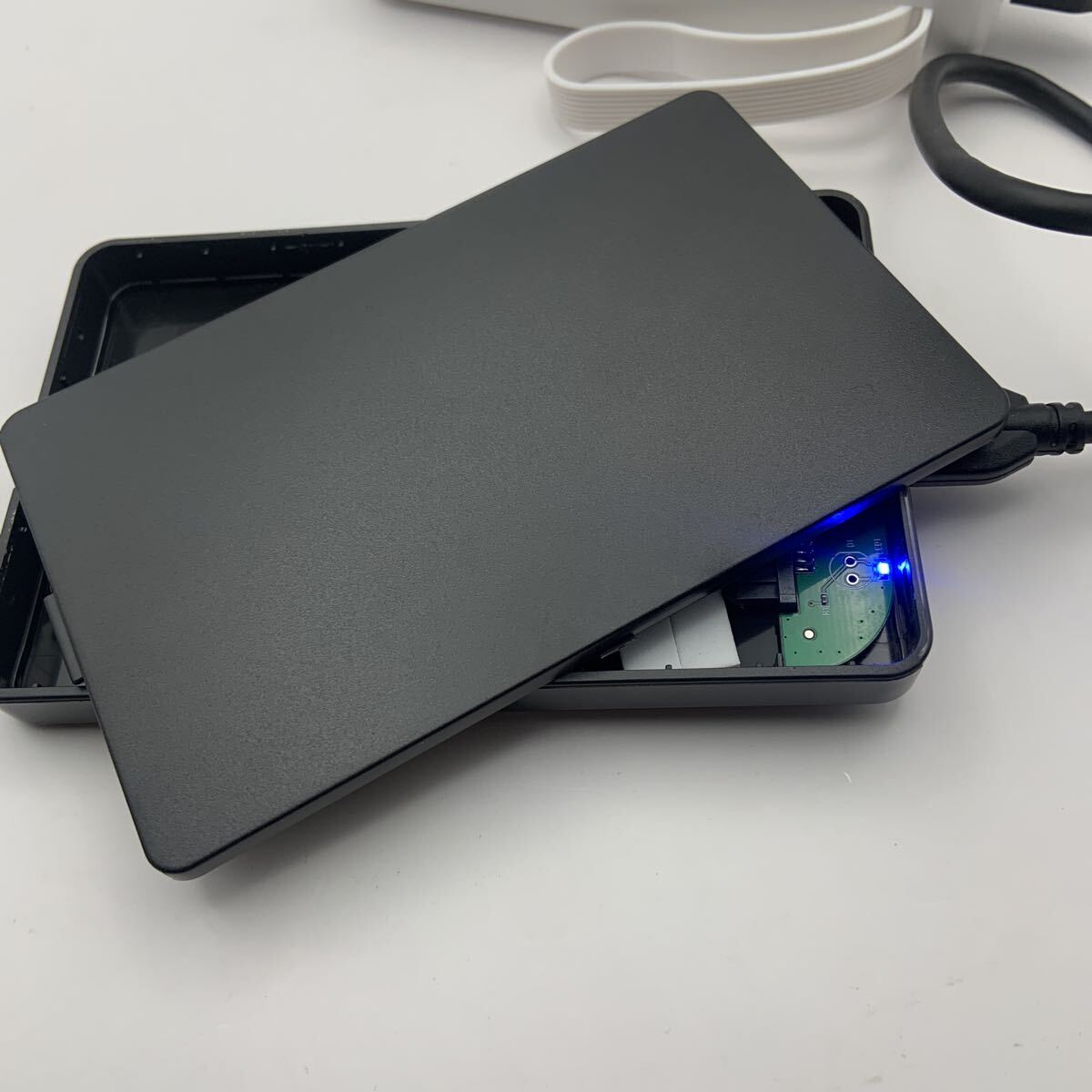 HDDケース 外付け 2.5インチ USB3.0 SATA HDD SSD モバイルハードディスクボックス ネジ工具不要_画像2