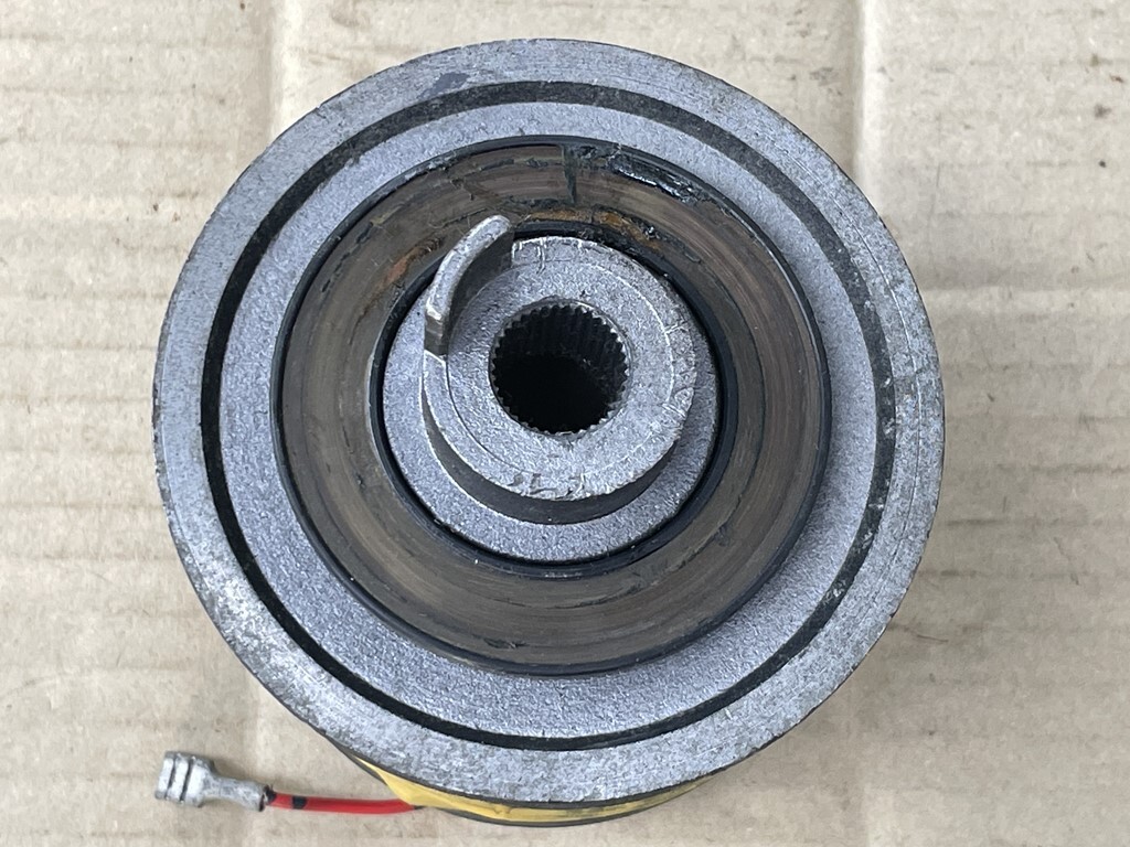 BMW2002ステアリングボス・モモ/MOMO製中古★旧車・古い・昭和レトロ・旧い・ｔi・ターボー？_画像3