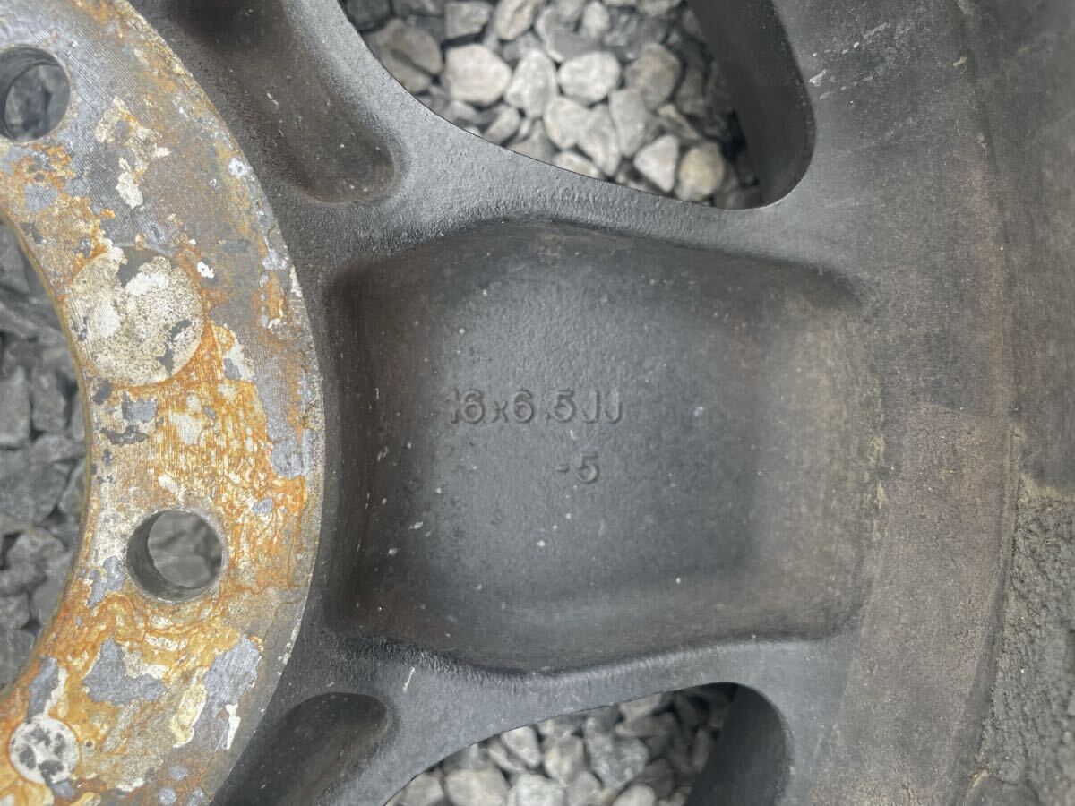 ブラッドレーv ランクル70 ナロー スタッドレスタイヤ_画像7