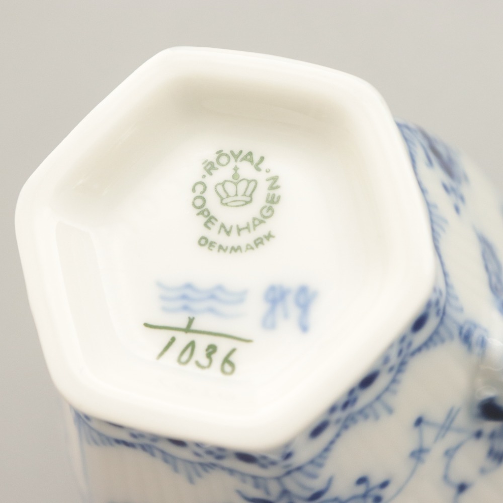 # Royal Copenhagen cup & блюдце 1 комплект 1/1036b крыша Roo tedo полный гонки чайная чашка маленькая тарелка общая длина 9.1cm 14.1cm белый голубой 