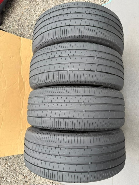 中古タイヤ4本セット 235/55/17 DUNLOP 2023年製 中古タイヤ4本セット 235/55/17 DUNLOP 2023年製_画像1