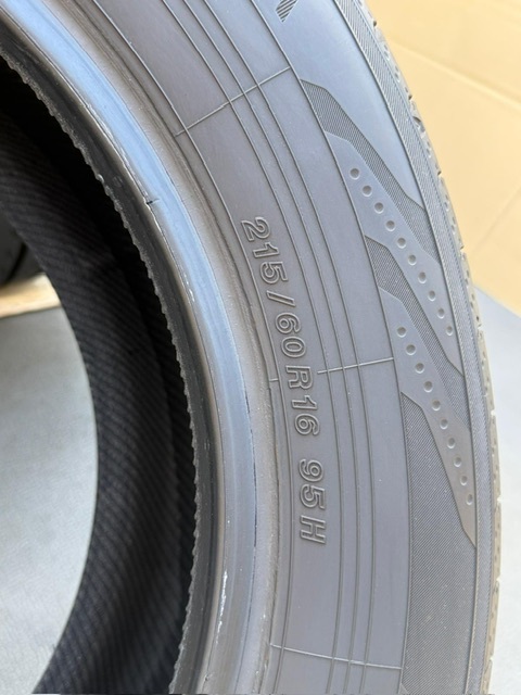 中古タイヤ4本セット 215/60/16 YOKOHAMA BLuEarth 非常に良い状態のタイヤ 2024年製 YOKOHAMA BLuEarth 非常に良い状態のタイヤ 2024年製_画像8