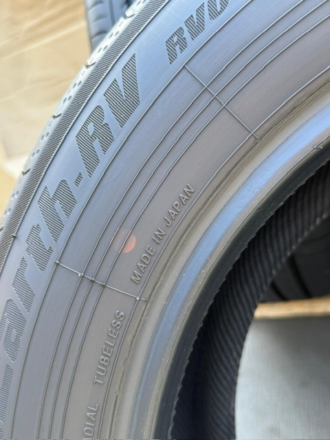 中古タイヤ4本セット 215/60/16 YOKOHAMA BLuEarth 非常に良い状態のタイヤ 2024年製 YOKOHAMA BLuEarth 非常に良い状態のタイヤ 2024年製_画像10
