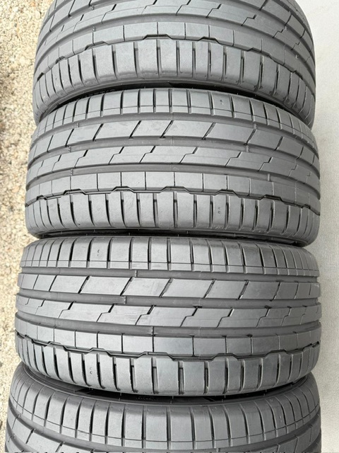 中古タイヤ4本セット 245/45/18 HANKOOK ほぼ新品のタイヤ 2023年製 中古タイヤ4本セット 245/45/18 HANKOOK ほぼ新品のタイヤ 2023年製_画像4