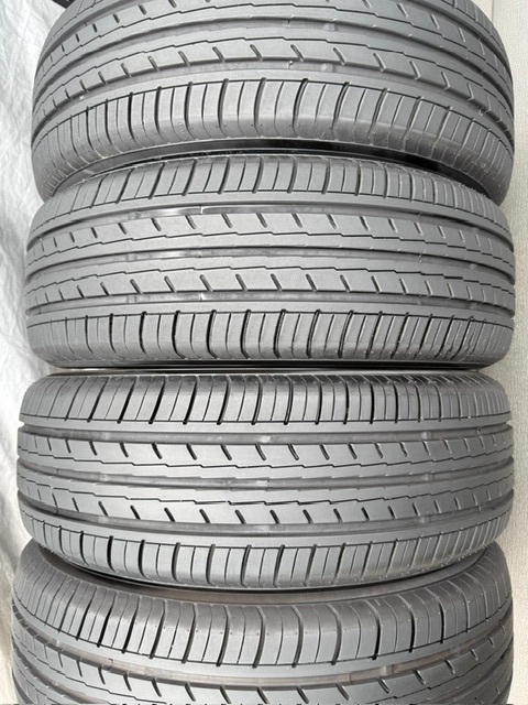 中古タイヤ4本セット 205/55/16 YOKOHAMA BLuEarth ほぼ新品のタイヤ 2024年製 YOKOHAMA BLuEarth ほぼ新品のタイヤ 2024年製_画像4