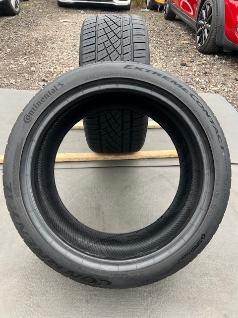 中古タイヤ2本セット 265／35／18 コンチネンタルExtremeContact 265／35／18 コンチネンタルExtremeContact 良好な状態のタイヤ 2024年製_画像6