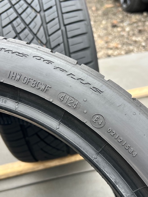 中古タイヤ2本セット 265／35／18 コンチネンタルExtremeContact 265／35／18 コンチネンタルExtremeContact 良好な状態のタイヤ 2024年製_画像9