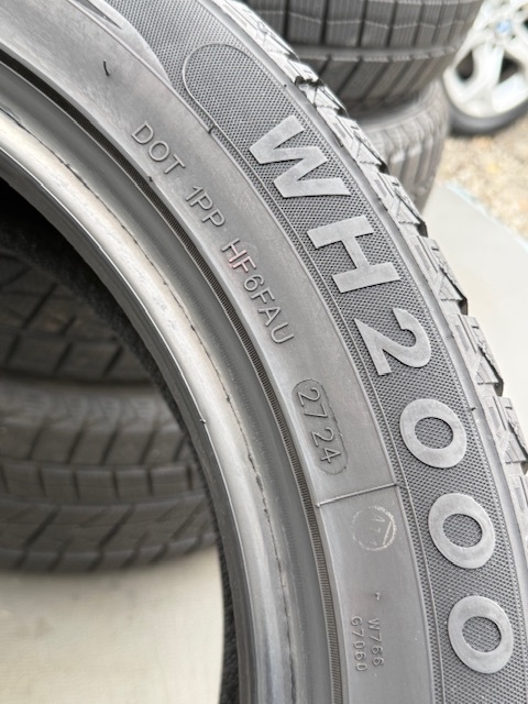 中古タイヤ 215/55/18 スタッドレス 4本セットZEETEX W H 2000 SUV 良好な状態のタイヤ中古タイヤ 2024年製._画像9