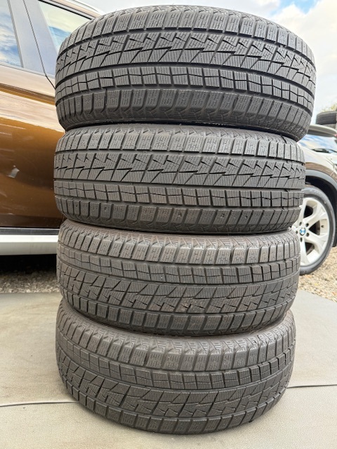 中古タイヤ 215/55/18 スタッドレス 4本セットZEETEX W H 2000 SUV 良好な状態のタイヤ中古タイヤ 2024年製._画像10