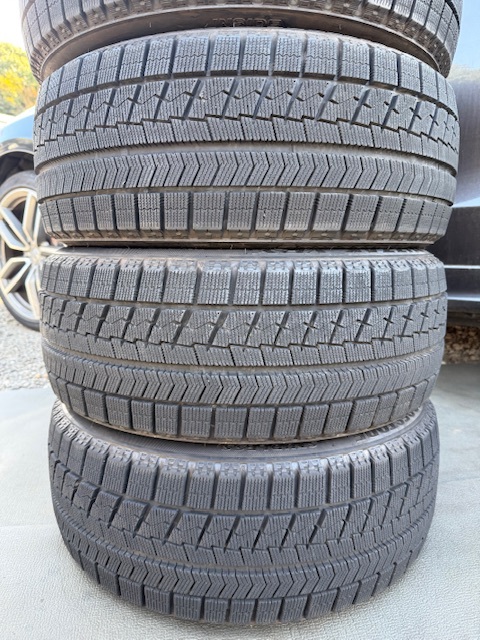 中古タイヤ 215/45/17 スタッドレス 4本セットBRIDGESTONE ブリザック VRX 良好な状態のタイヤ2021年製_画像5