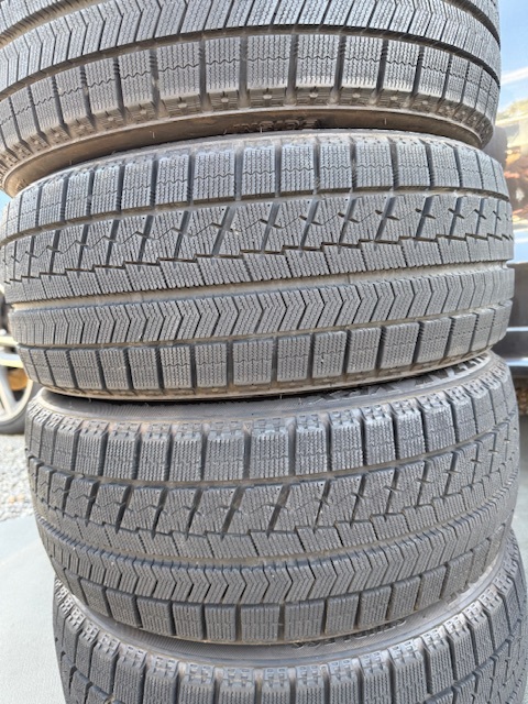 中古タイヤ 215/45/17 スタッドレス 4本セットBRIDGESTONE ブリザック VRX 良好な状態のタイヤ2021年製_画像9
