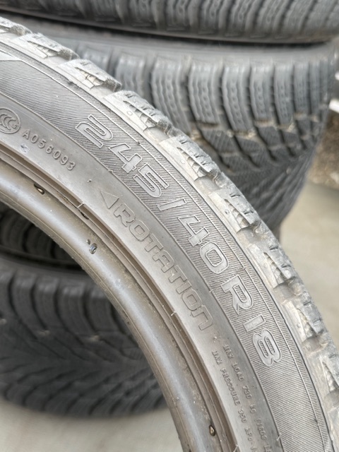 中古タイヤ 245/40/18 265/35/18 スタッドレス 4本セット nokian TYRES Hakkapeliitta 良好な状態のタイヤ2021年製_画像7