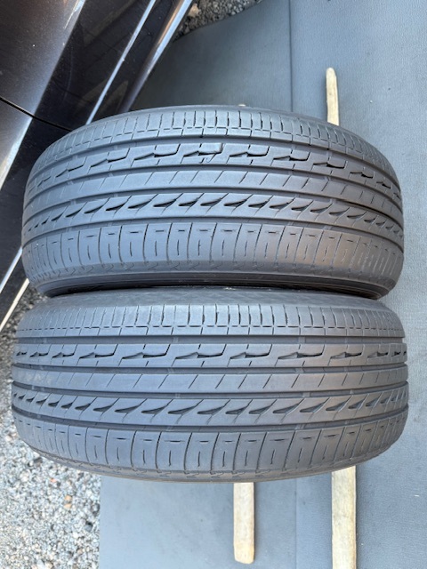 中古タイヤ2本セット 225/60/16 レグノ(ブリヂストン)良好な状態のタイヤ225/60/16 レグノ(ブリヂストン)良好な状態のタイヤ 2023年製_画像3