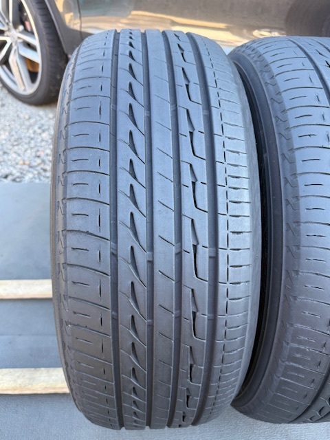 中古タイヤ2本セット 225/60/16 レグノ(ブリヂストン)良好な状態のタイヤ225/60/16 レグノ(ブリヂストン)良好な状態のタイヤ 2023年製_画像4