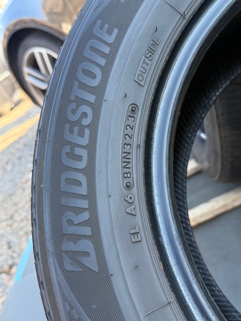 中古タイヤ2本セット 225/60/16 レグノ(ブリヂストン)良好な状態のタイヤ225/60/16 レグノ(ブリヂストン)良好な状態のタイヤ 2023年製_画像7