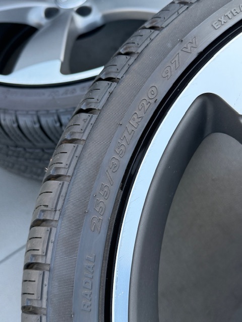 AUDI Q3 RS、A4、A5、A6、A7、A8、Q5、RS4、RS6、S4、S6、TT用純正20インチホイール＆タイヤ 255/35/20 9J+37 PCD112_画像4