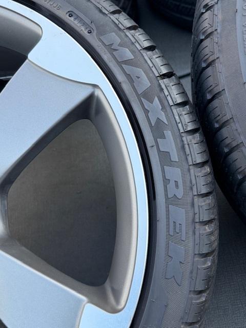 AUDI Q3 RS、A4、A5、A6、A7、A8、Q5、RS4、RS6、S4、S6、TT用純正20インチホイール＆タイヤ 255/35/20 9J+37 PCD112_画像6