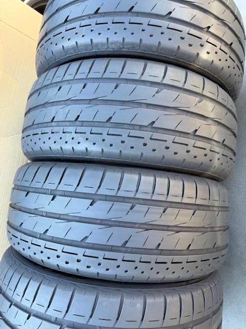 中古タイヤ4本セット 235/50/18 BRIDGESTONE LUFT RV 中古タイヤ4本セット 235/50/18 BRIDGESTONE LUFT RV 2023年製_画像3