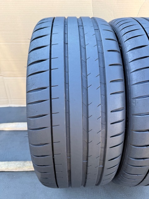 中古タイヤ2本セット245/45/18 ミシュランPILOT SPORT良好な状態のタイヤ 245/45/18 ミシュランPILOT SPORT 4 良好な状態のタイヤ 2022年製_画像2