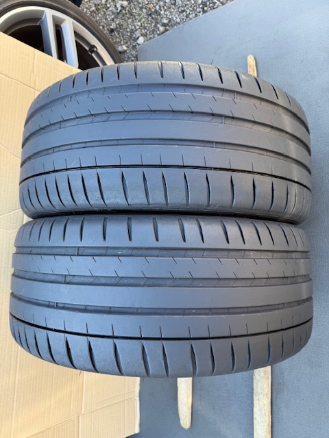 中古タイヤ2本セット245/45/18 ミシュランPILOT SPORT良好な状態のタイヤ 245/45/18 ミシュランPILOT SPORT 4 良好な状態のタイヤ 2022年製_画像3