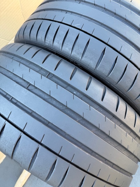 中古タイヤ2本セット245/45/18 ミシュランPILOT SPORT良好な状態のタイヤ 245/45/18 ミシュランPILOT SPORT 4 良好な状態のタイヤ 2022年製_画像4