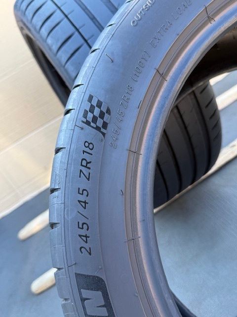 中古タイヤ2本セット245/45/18 ミシュランPILOT SPORT良好な状態のタイヤ 245/45/18 ミシュランPILOT SPORT 4 良好な状態のタイヤ 2022年製_画像6
