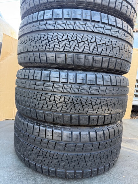 中古タイヤ 245/40/18 スタッドレス 4本セット PIRELLI ICE ASIMMETRICO 良好な状態のタイヤ 2020年製_画像6