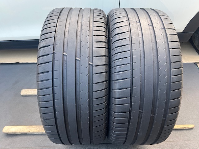 中古タイヤ2本セット 255/45/19ミシュランPILOT SPORT 4良好な状態のタイヤ 255/45/19ミシュランPILOT SPORT 4良好な状態のタイヤ 2022年製_画像1