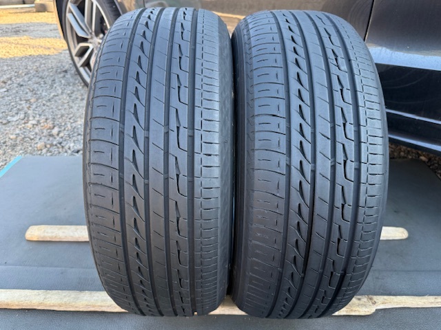 中古タイヤ2本セット 225/60/16 レグノ(ブリヂストン)良好な状態のタイヤ225/60/16 レグノ(ブリヂストン)良好な状態のタイヤ 2023年製_画像1