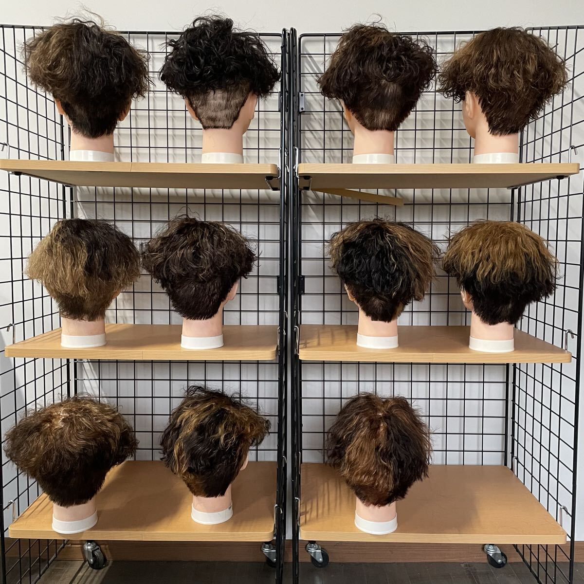 25.1125.08j☆中古★カットウィッグ★11体セット★坊主★美容師 お化け屋敷 カカシ 鳥よけ 防犯対策 畑 田んぼ 農家 ハロウィン マネキン_画像3