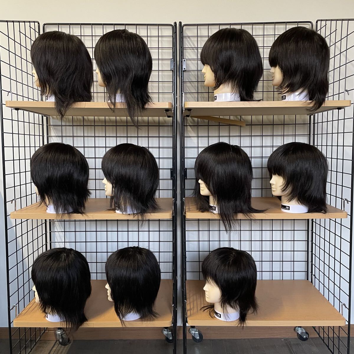 送料無料 25.1128.01☆中古★カットウィッグ★11体セット★美容師 お化け屋敷 カカシ 鳥よけ 防犯対策 畑 田んぼ 農家 ハロウィン_画像2