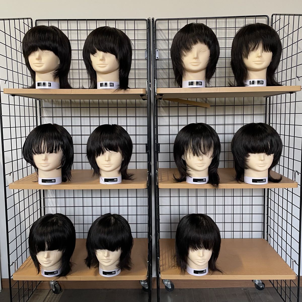 送料無料　25.1128.04☆中古★カットウィッグ★11体セット★美容師 お化け屋敷 カカシ 鳥よけ 防犯対策 畑 田んぼ 農家 ハロウィン_画像1