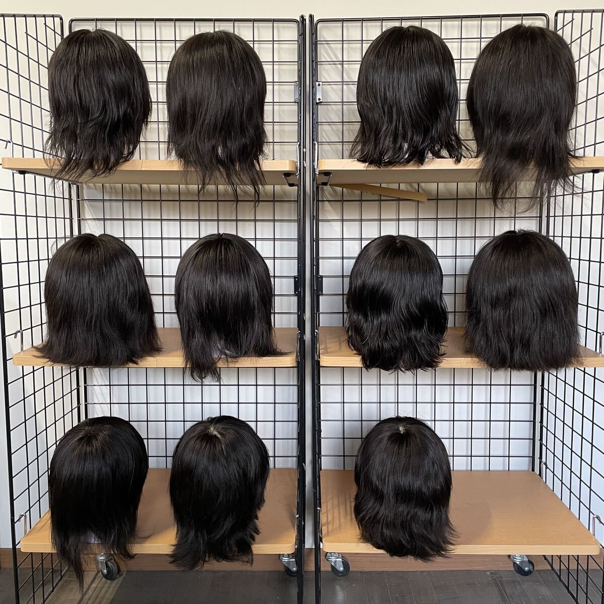 送料無料　25.1128.05☆中古★カットウィッグ★11体セット★美容師 お化け屋敷 カカシ 鳥よけ 防犯対策 畑 田んぼ 農家 ハロウィン_画像3