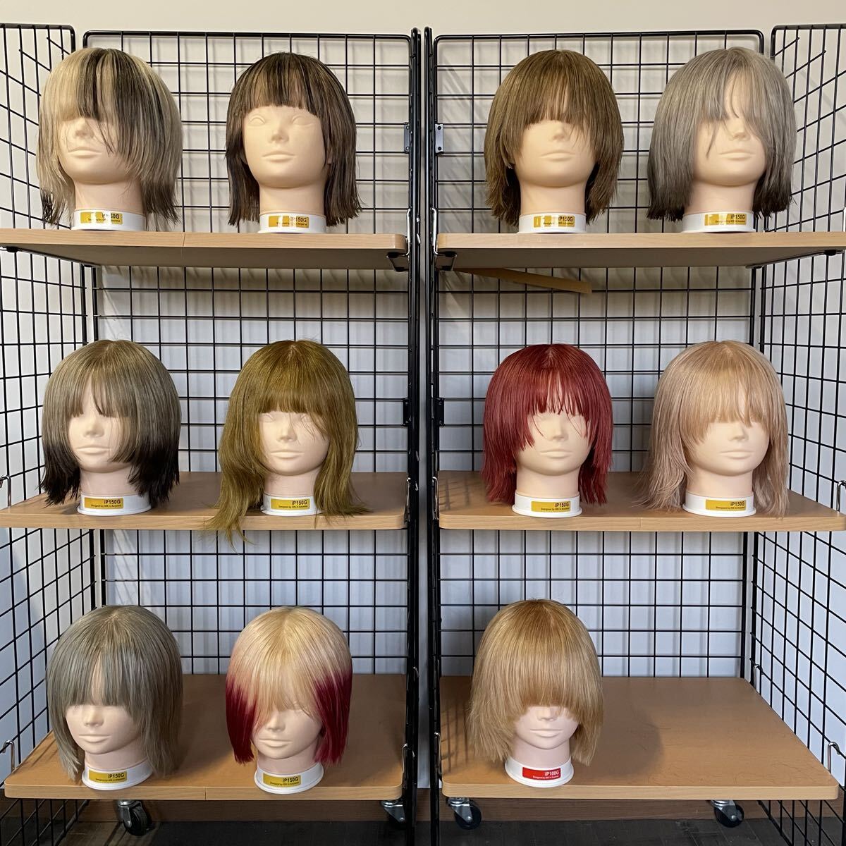 送料無料　25.1128.08☆中古★カットウィッグ★11体セット★美容師 お化け屋敷 カカシ 鳥よけ 防犯対策 畑 田んぼ 農家 ハロウィン_画像1