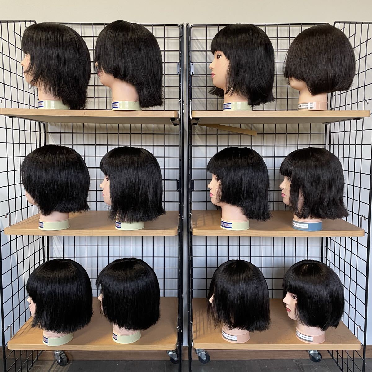 送料無料　25.1128.09☆中古★カットウィッグ★12体セット★美容師 お化け屋敷 カカシ 鳥よけ 防犯対策 畑 田んぼ 農家 ハロウィン_画像2