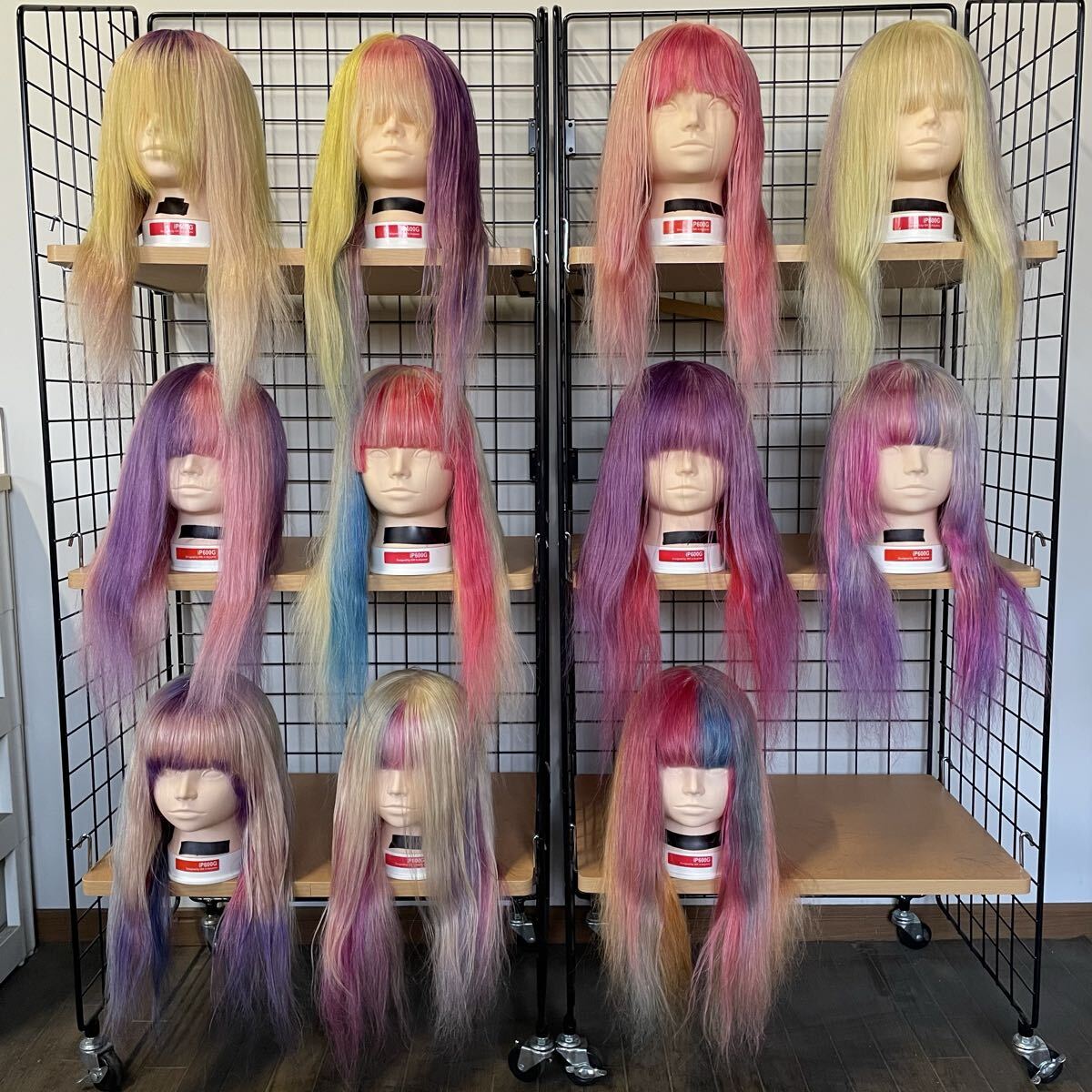 送料無料　25.1128.10☆中古★カットウィッグ★11体セット★美容師 お化け屋敷 カカシ 鳥よけ 防犯対策 畑 田んぼ 農家 ハロウィン_画像1