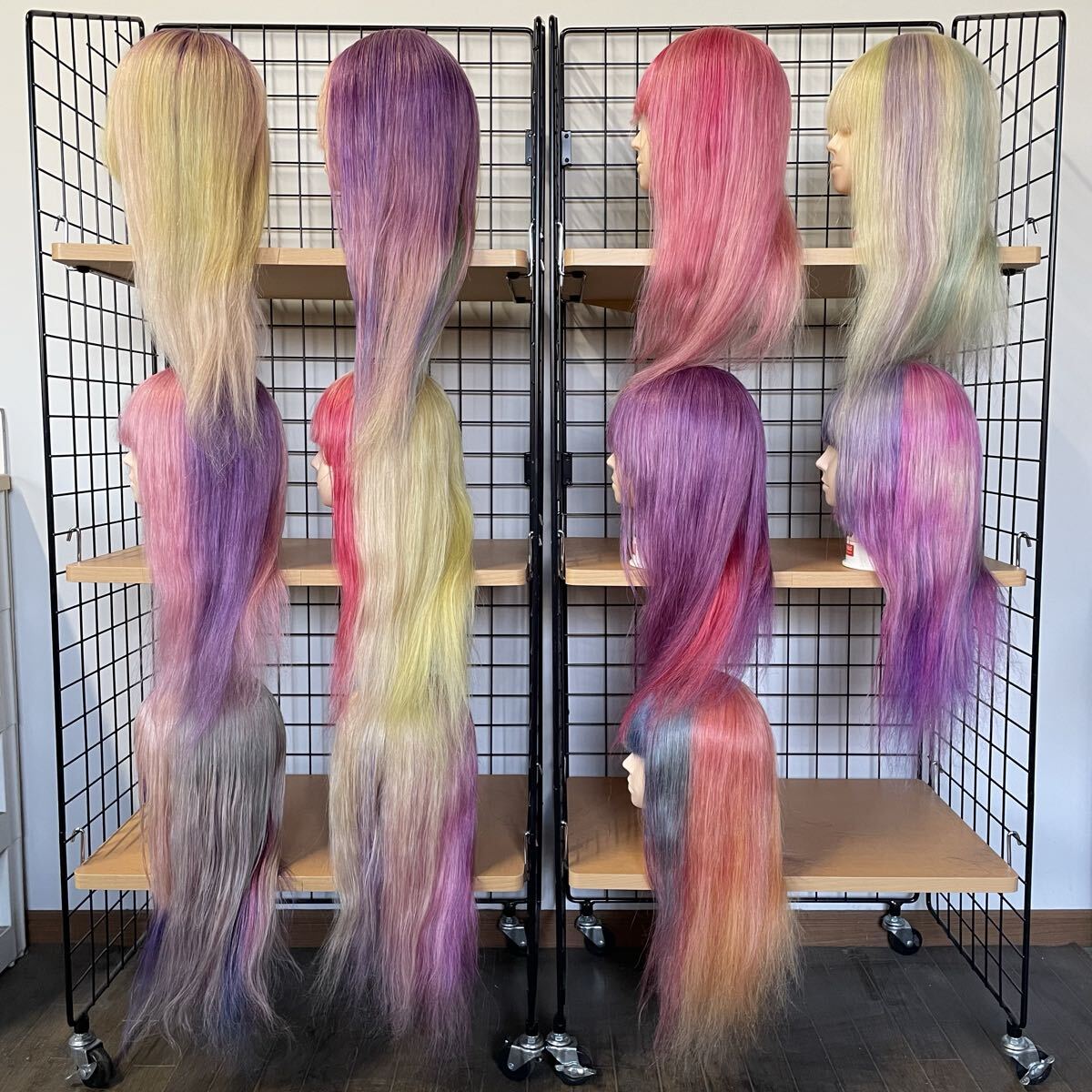 送料無料　25.1128.10☆中古★カットウィッグ★11体セット★美容師 お化け屋敷 カカシ 鳥よけ 防犯対策 畑 田んぼ 農家 ハロウィン_画像2